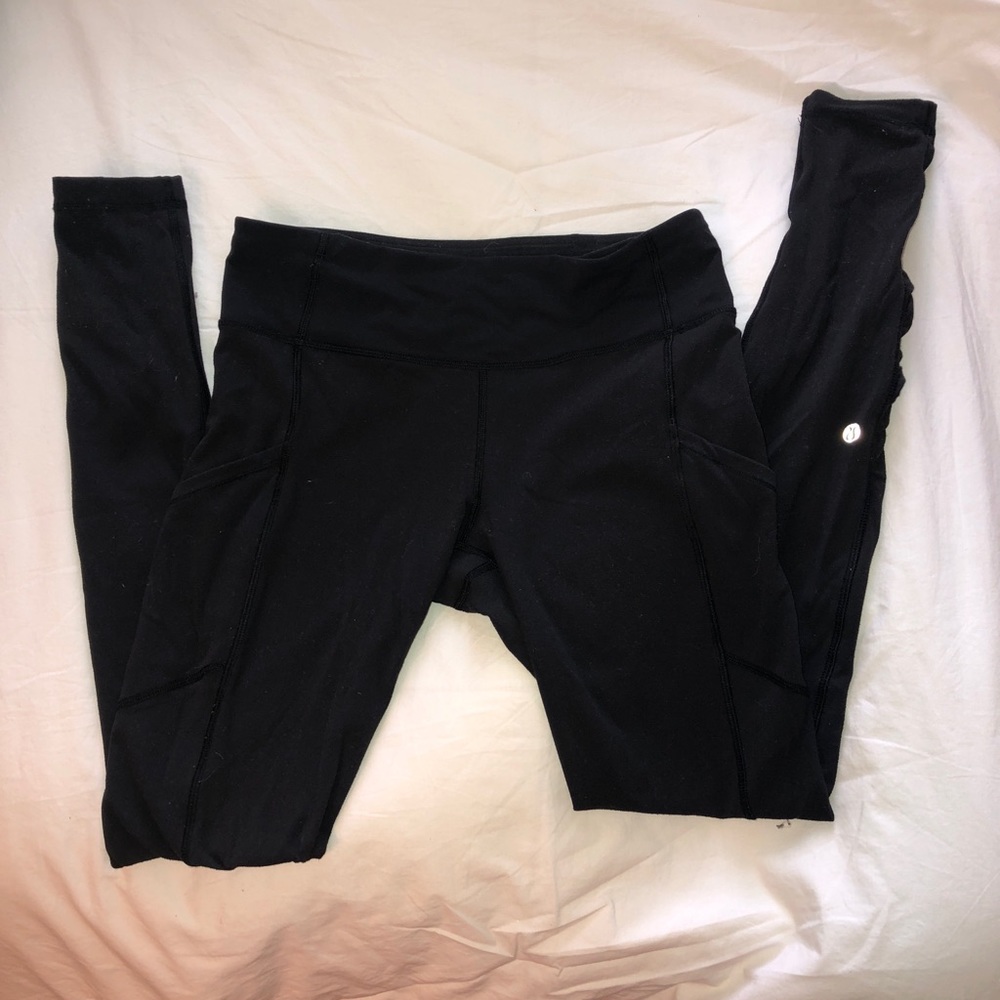 black lululemon leggings